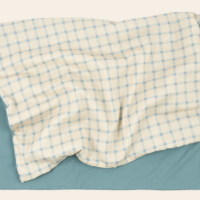 vanilla blue squares babydecke